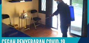 CEGAH PENYEBARAN COVID -19 DISNAKESWAN LAKUKAN DESINFEKSI LINGKUNGAN KANTOR