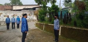 UPACARA PERINGATAN HARI KESADARAN NASIONAL ( HKN ) DI LINGKUNGAN DINAS PETERNAKAN DAN KESEHATAN HEWAN
