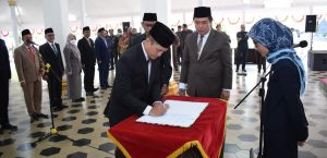 SELAMAT & SUKSES ATAS PELANTIKAN DAN PENGAMBILAN SUMPAH JABATAN BAPAK RAHMAT, S.STP, M.Si SEBAGAI KEPALA DINAS PERTANIAN & BAPAK RAHMAT YUNIAR, SP. M.Si SEBAGAI KEPALA DINAS PETERNAKAN DAN KESEHATAN HEWAN
