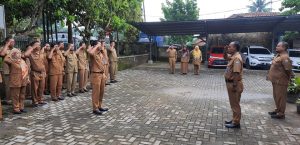 UPACARA BENDERA SELURUH PEGAWAI DILINGKUNGAN DINAS PETERNAKAN DAN KESEHATAN HEWAN