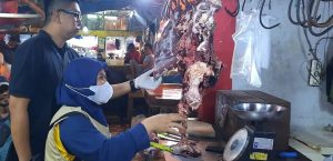 PENGAWASAN KEAMANAN PRODUK HEWAN DI PASAR TRADISIONAL RANGKASBITUNG