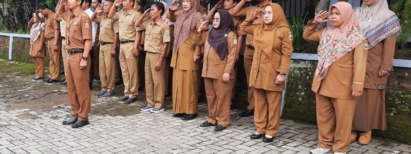 UPACARA BENDERA KEPALA DINAS AJAK SELURUH PEGAWAI TINGKATKAN KEDISIPLINAN & MENJAGA KEKOMPAKAN