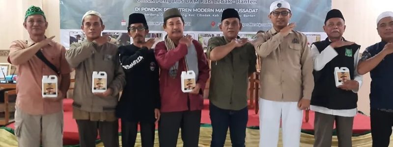 HADAPI IDUL ADHA DISNAKESWAN BERKOLABORASI DENGAN DPD JULEHA LEBAK LAKSANAKAN PELATIHAN JULEHA ( Juru Sembelih Halal ) BAGI TAKMIR MASJID DI PONDOK PESANTREN MANAHJUSSADAT KECAMATAN CIBADAK